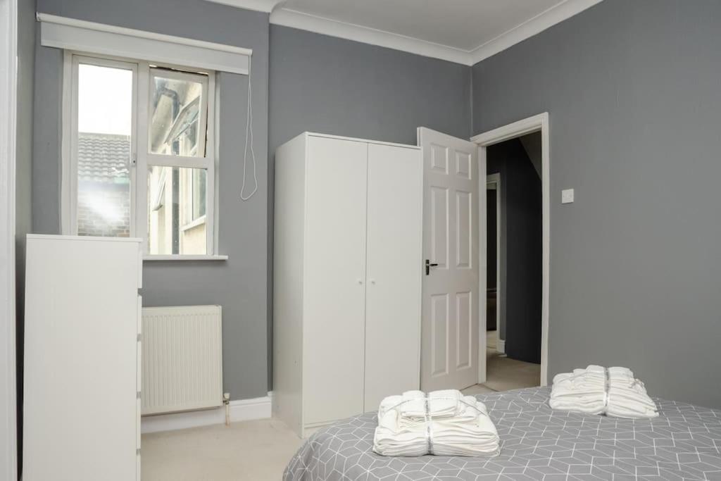 Peaceful & Spacious Family Home In Eastbourne! Kültér fotó